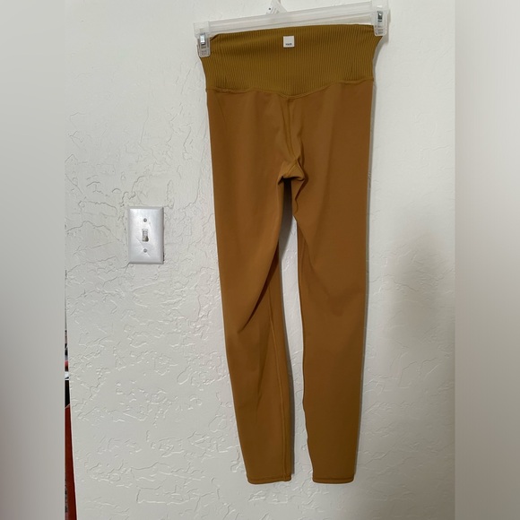 Vuori Rib studio legging in dark golden. Small. EUC. - Picture 5 of 15